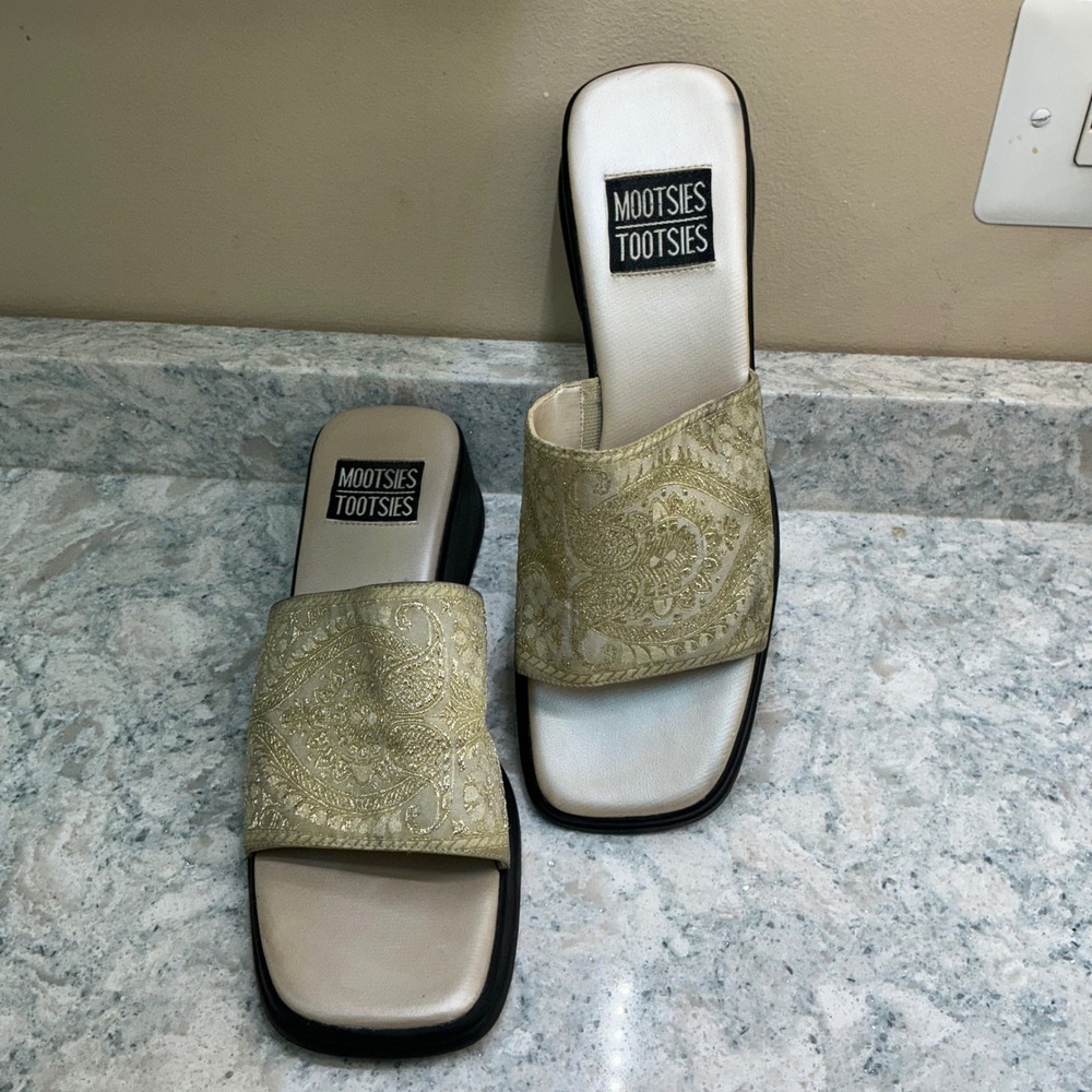 Mootsies Tootsies Sandal Marrakesh 8M Gold Paisley Embroidered Square Toe Wedge
